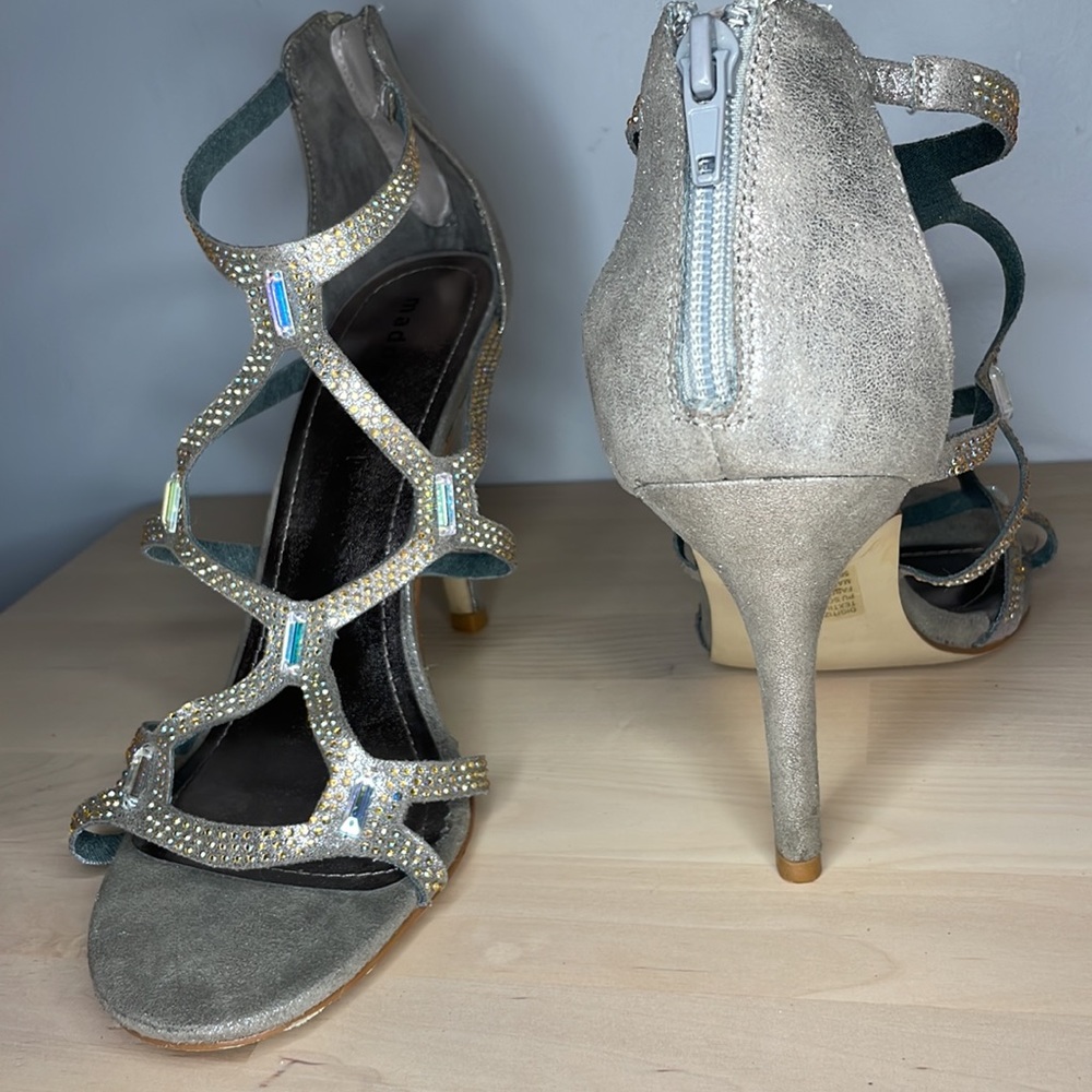 🌟5/$15Bundle to SAVE🌟Madden Girl by Steve Madden Silver/Gold Strappy Heel Pump